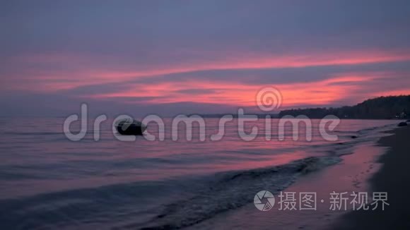 日落时海上的孤舟视频