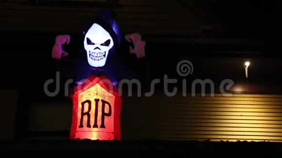 骷髅墓与rip黑暗背景万圣节 潮点视频shipin5 Com