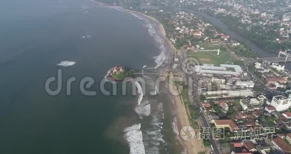 多雾天气的热带海滩视频