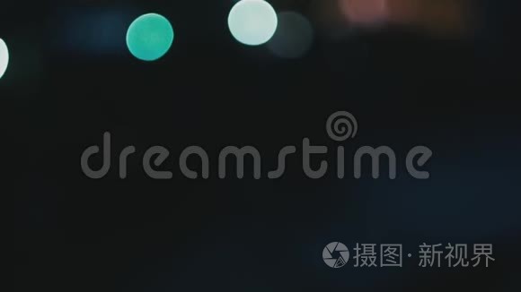 倾斜移动的波克圈的夜晚视频