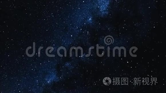 在外太空飞过星域和太阳