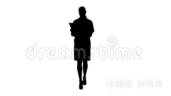 医学、药学、人、保健和药理学概念-微笑女医生与平板电脑