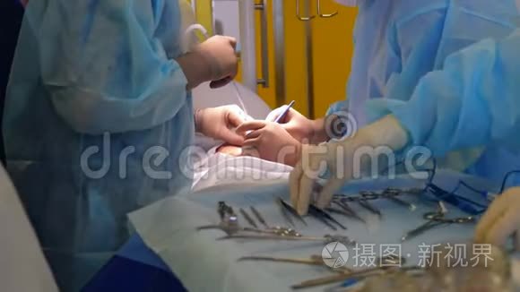 手术过程中对医疗工具进行分类视频