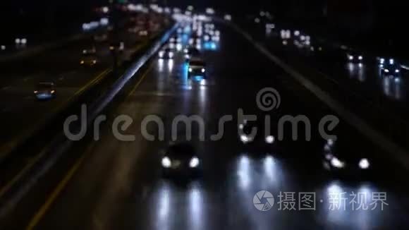 城市夜间的道路交通视频