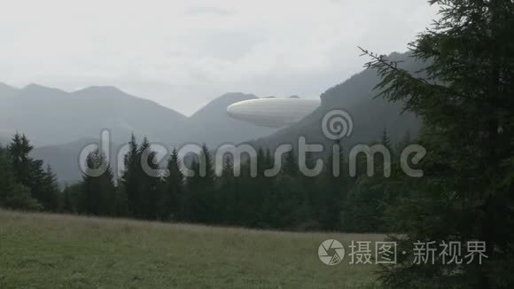 齐柏林飞艇与木山景观视频