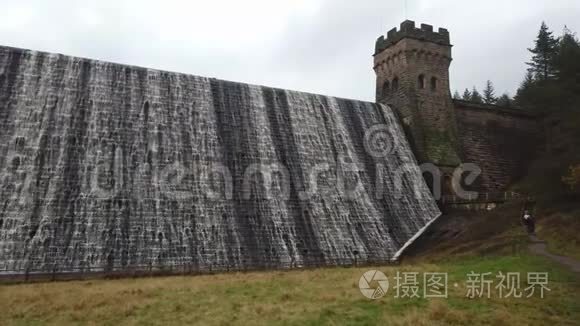 德温特大坝的水流泛滥