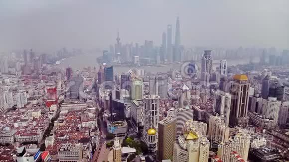 上海-2013年9月06日：上海陆家嘴金融区与上海黄浦江的时间推移