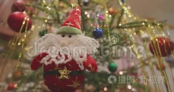 圣诞树上的玩具圣诞老人视频