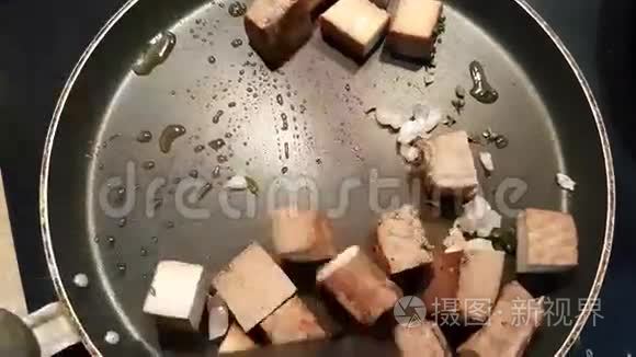 炒热豆腐视频