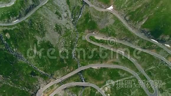 罗马尼亚喀尔巴阡山脉Transfagaras山路的鸟瞰图