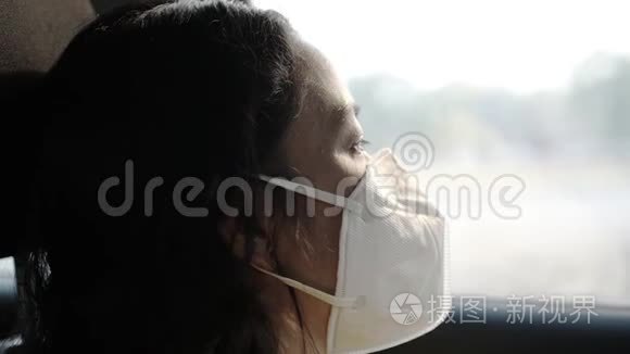 戴污染防护面罩的亚洲妇女视频