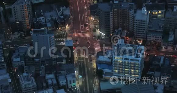 夜间东京的城市交通视频
