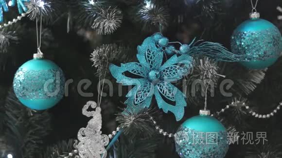 装饰精美的圣诞树视频