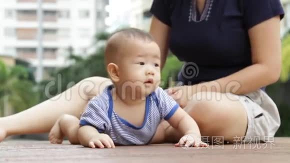 肚子上的孩子视频