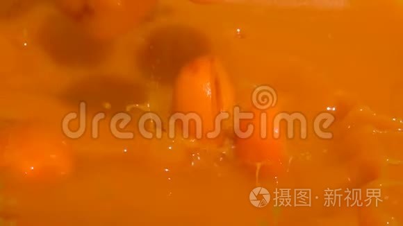 熟杏的卤化成汁