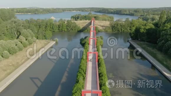 俄西河红拱桥空中拍摄视频