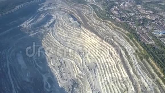 高层景观石棉露天采矿场视频