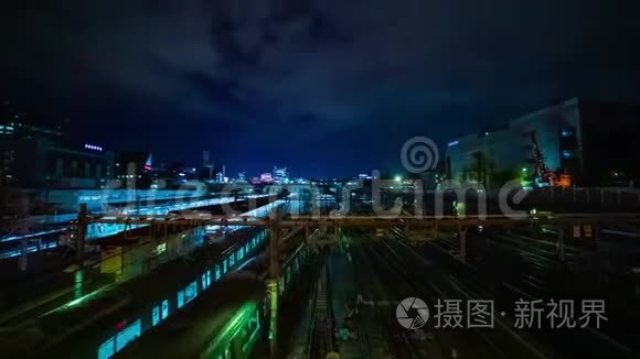 夜间上野车站列车延时长曝光大镜头变焦