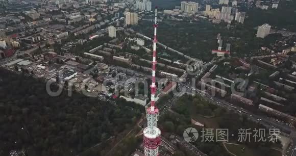 带电视塔的城市景观视频