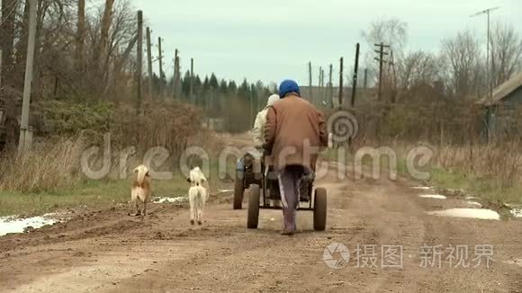 在一个垂死的俄罗斯村庄里生活视频