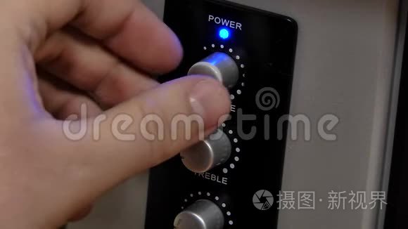 增加计算机音频的音量和高频视频