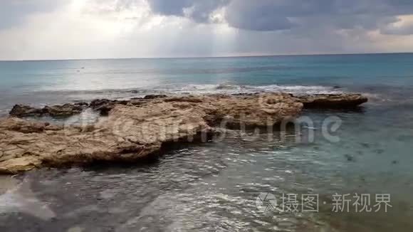 塞浦路斯岛南部沿海的地中海视频