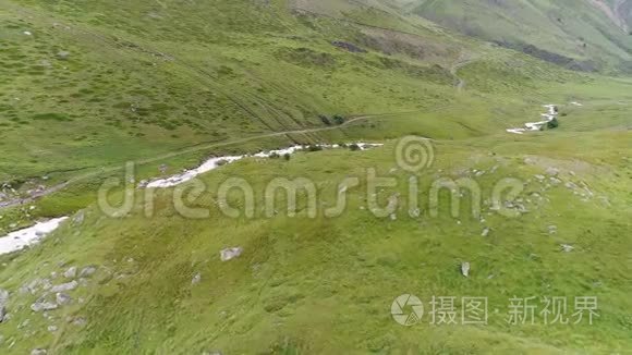 晴天的青山山谷