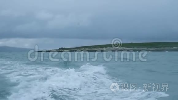 巴伦支海岛附近的暴风浪视频