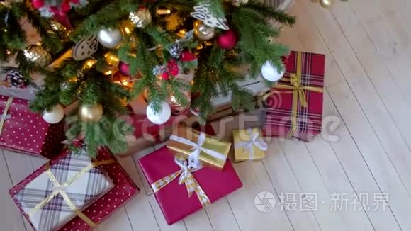 圣诞树下的礼物及礼品，冬季假日概念
