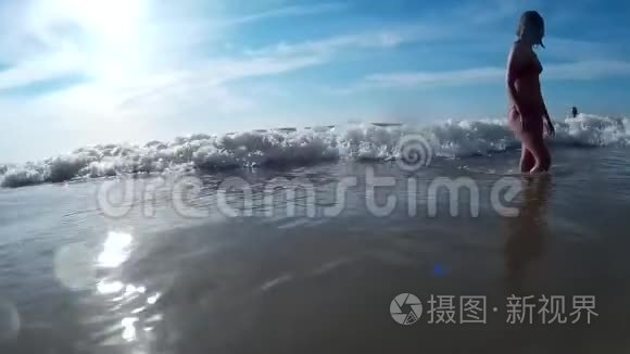 海波在里面和外面视频