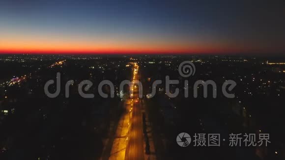 夜间无人驾驶飞机沿道路对夜间城市进行空中射击