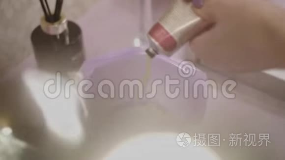 为进一步使用而剃须化妆品制剂