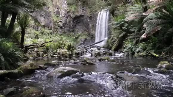 霍佩顿瀑布和艾尔河附近伟大的大洋路