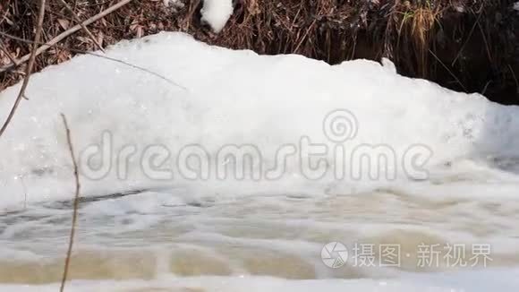 水沸腾和泡沫视频