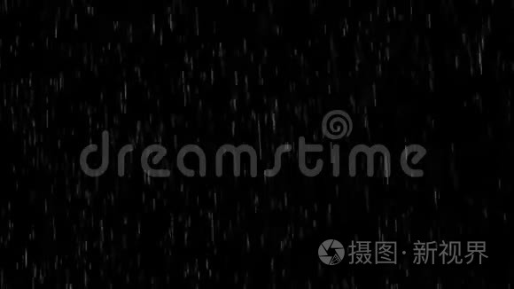 中等强度的雨。 四处游荡。 您可以使用任何通道作为alpha或使用不同的混合模式来添加您的组合