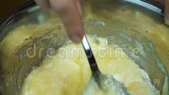 混合甜点的原料视频