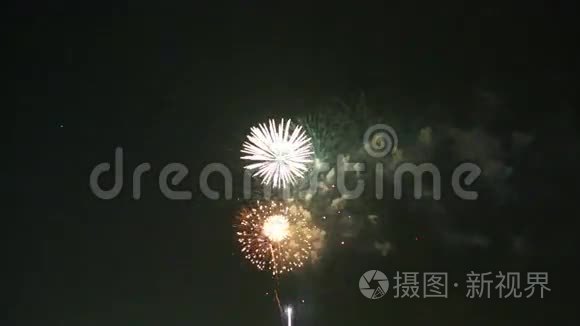 红白蓝节日烟花表演