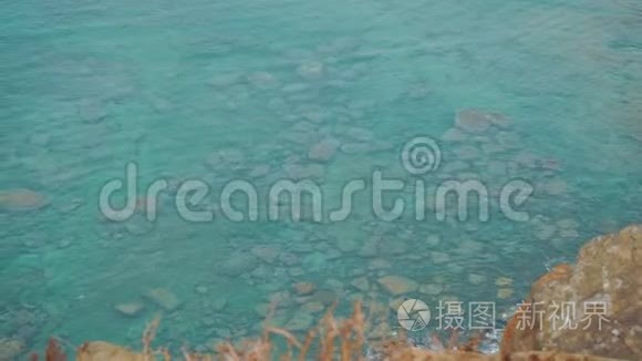 海浪发现的石头海岸视频