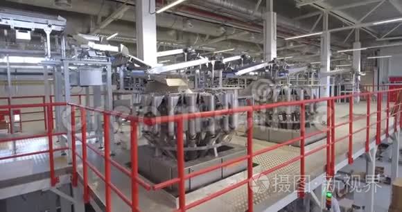 食品加工厂的生产线视频