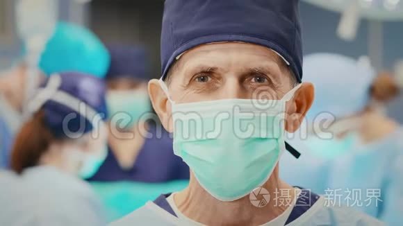 手术室成熟外科医生画像视频
