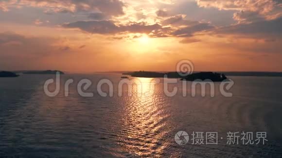 海上日落离岛太阳在水上晒太阳视频