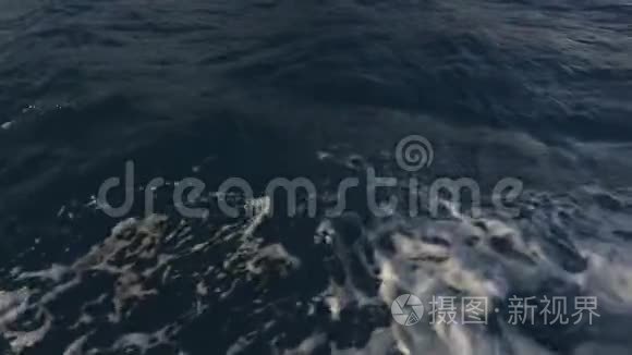 水上步道船蓝色海洋天空视频