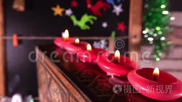圣诞节五颜六色的装饰和蜡烛视频