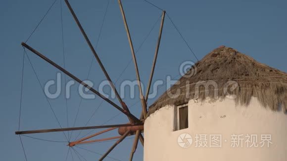 希腊迈科诺斯岛上的风车关闭视频
