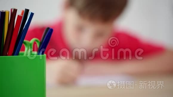 这位小学生学会写作视频