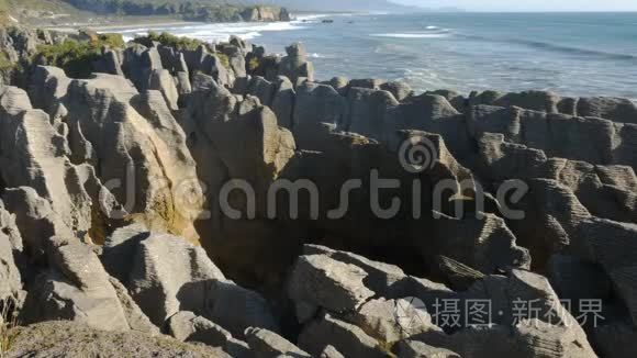 在普纳开基煎饼岩石上炸洞视频