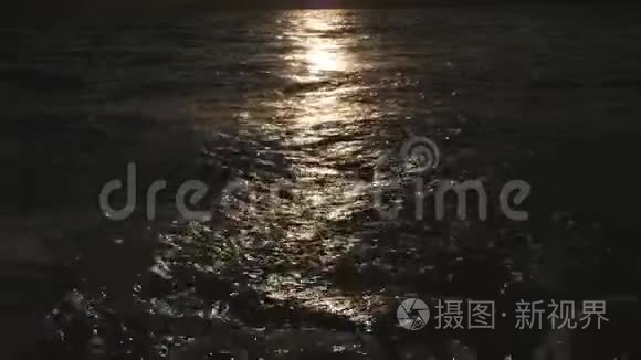 水上步道船蓝色海洋天空视频