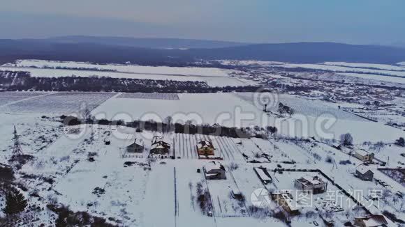 鸟瞰暴风雪后的一个居民区视频