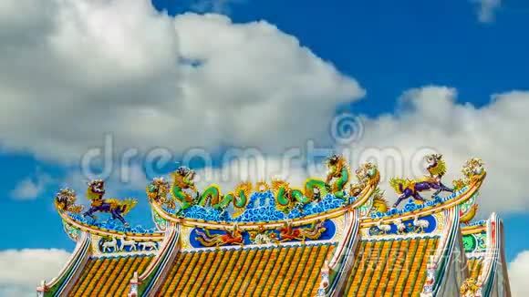 中式屋顶龙像与中国艺术狮子视频