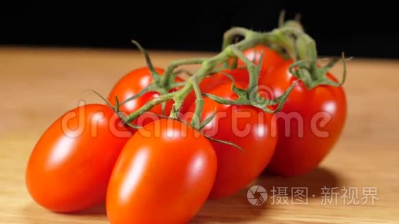 市场上的新鲜西红柿视频